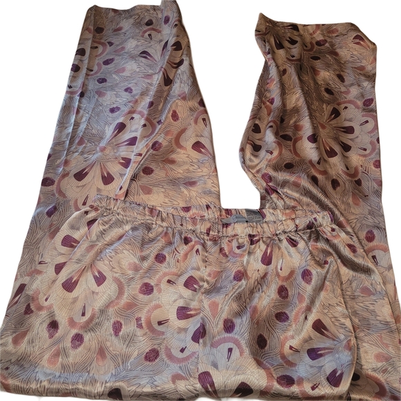 Jessica White And Pink Satin Pajama Set - Picture 4 of 4